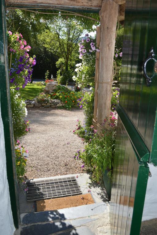 Lissyclearig Thatched Cottage Kenmare Exterior photo